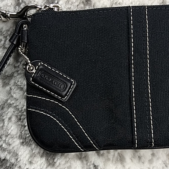 Coach black signature wristlet - Picture 3 of 7